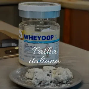 Imagem de frasco do wheydop com palha italiana em prato e escrita "Palha Italiana".